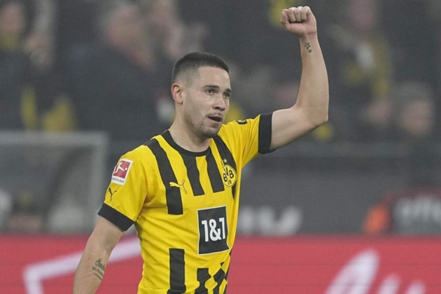 6. Raphael Guerreiro dự kiến sẽ rời Borussia Dortmund và anh hiện lọt vào tầm ngắm của Newcastle.