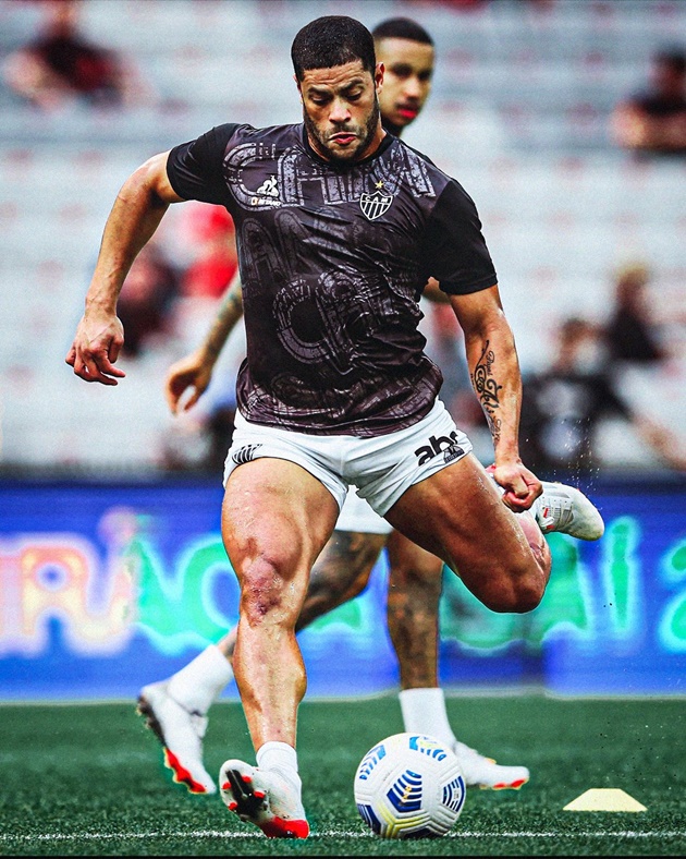 Mỗi lần Hulk vung chân hứa hẹn tạo ra một pha rocket có độ sát thương lớn.