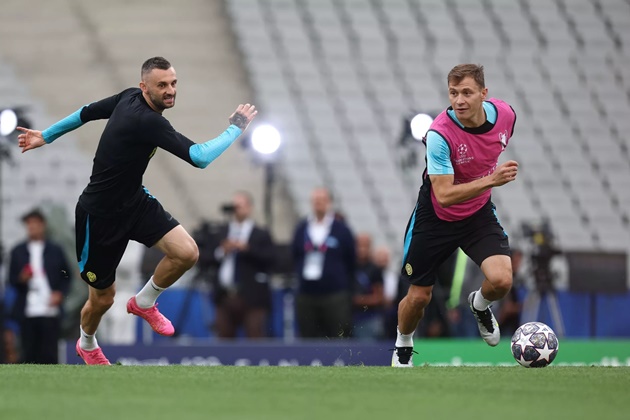 Nicolo Barella chuẩn bị trải qua trận đấu khó khăn trước Man City, CLB sở hữu hàng loạt tiền vệ đẳng cấp như Rodri, Kevin de Bruyne hay Ilkay Gundogan.