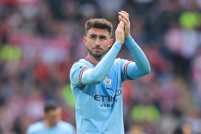Laporte là mục tiêu lý tưởng với Chelsea.
