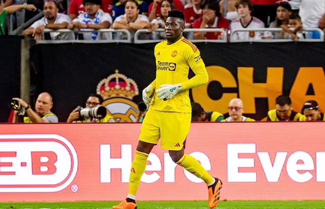 Onana cho thấy khả năng dùng chân ở Man Utd.