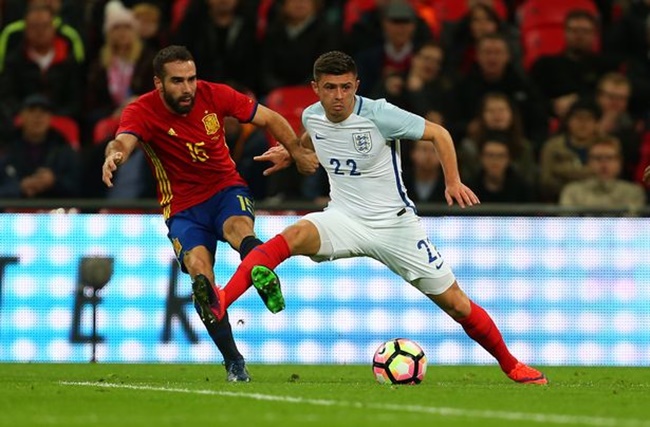 Cresswell ra mắt ĐT Anh vào năm 2016.