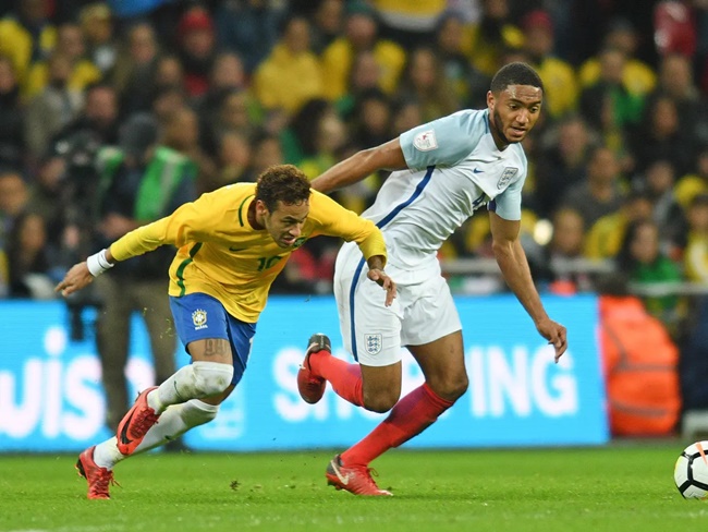 Gomez không còn giữ phong độ xuất sắc nên anh mất suất ra sân ở ĐTQG.