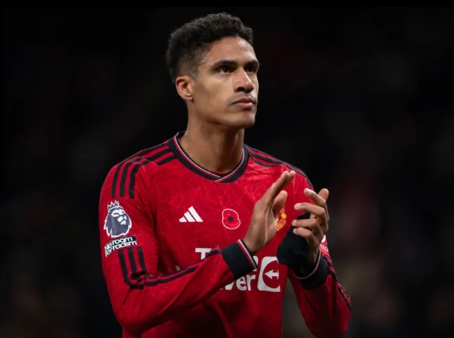 Mùa giải này khả năng sẽ là lần cuối Varane khoác áo Man Utd. Hè 2024, không ngạc nhiên nếu Quỷ đỏ bán đứt cầu thủ này.