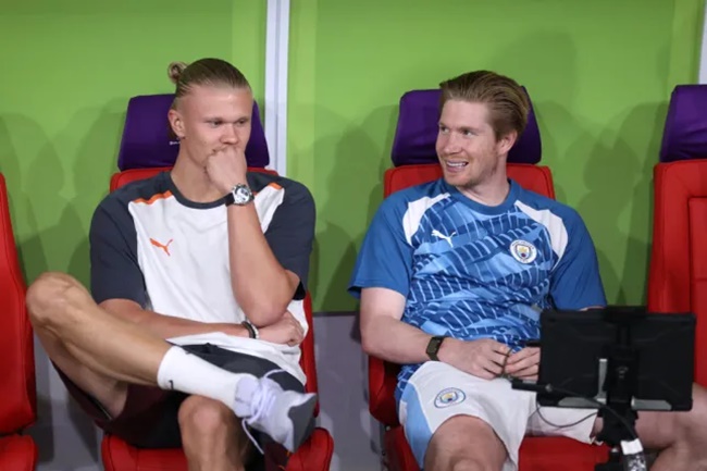 Haaland và De Bruyne phải ngồi ngoài vì dính chấn thương.