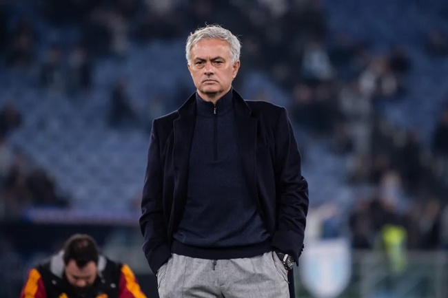 Ảnh bài viết Mourinho sẽ đến Trung Đông làm việc với 1 điều kiện