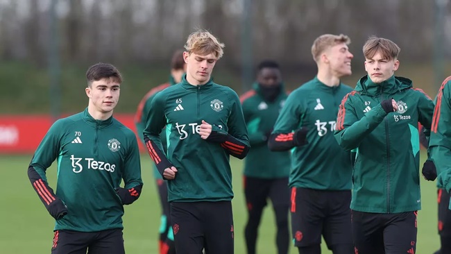 Amass (trái bức ảnh) là sao trẻ triển vọng của Man Utd.