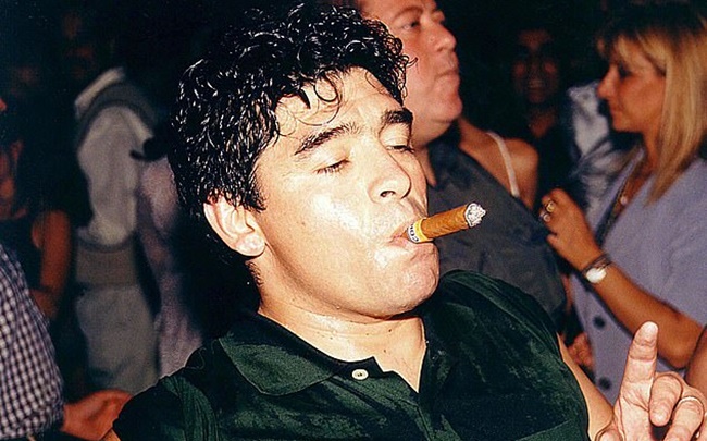 Maradona bị hủy hoại bởi chất cấm.