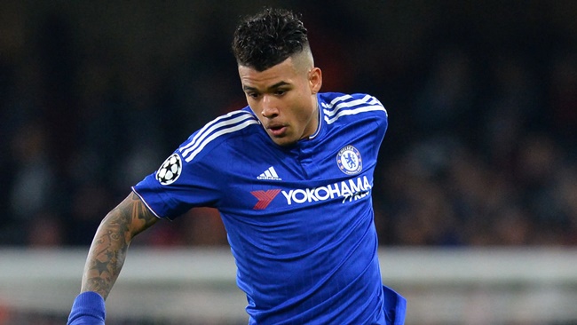 Kenedy bật bãi khỏi Chelsea và thường xuyên ra đi theo dạng cho mượn.