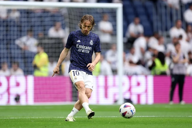 Modric trên đường ra đi sau mùa giải này.