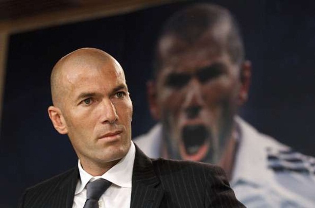 6. Zinedine Zidane - 73,5 triệu euro (Juventus sang Real Madrid).