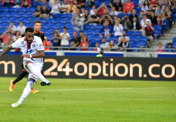 Tương lai của Lacazette vẫn chưa được định đoạt. Ảnh: Internet.