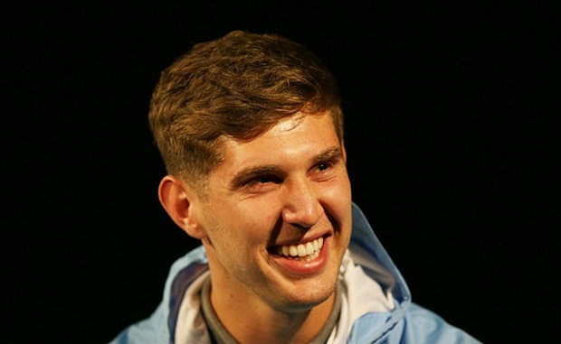 Stones không giấu được niềm vui sướng khi gia nhập Man City.