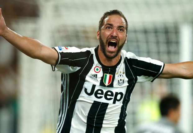 Higuain nổi giận vì bị soi mói quá nhiều. Ảnh: Internet.