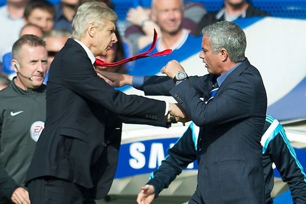 Mourinho và Wenger chẳng ưa gì nhau. Ảnh: Internet.