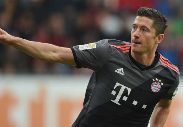Lewandowski có cú đúp giúp Bayern giành trọn 3 điểm. Ảnh: Internet.