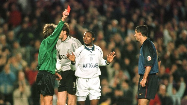 1. Celestine Babayaro, Anderlecht - Thời điểm ra mắt: 23/11/1994 - Tuổi: 16 tuổi 2 tháng 25 ngày.