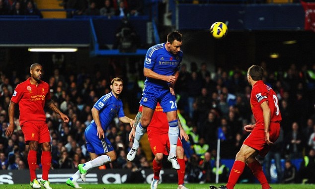 9. John Terry, Chelsea - Tổng: 40 - Đánh đầu: 27 - Tỉ lệ thành công: 67.5%