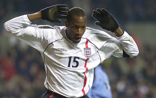 3. Ugo Ehiogu, Aston Villa - Tổng: 19 - Đánh đầu: 16 - Tỉ lệ thành công: 84.2%
