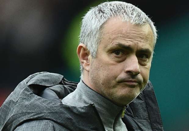 Mourinho đau đầu với bài toán nhân sự và thể lực.
