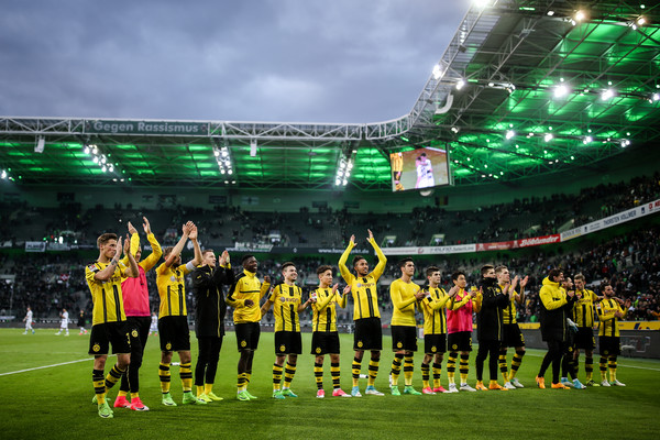 Ảnh bài viết Aubameyang & Reus thay nhau lập công, Dortmund thắng kịch tính Gladbach