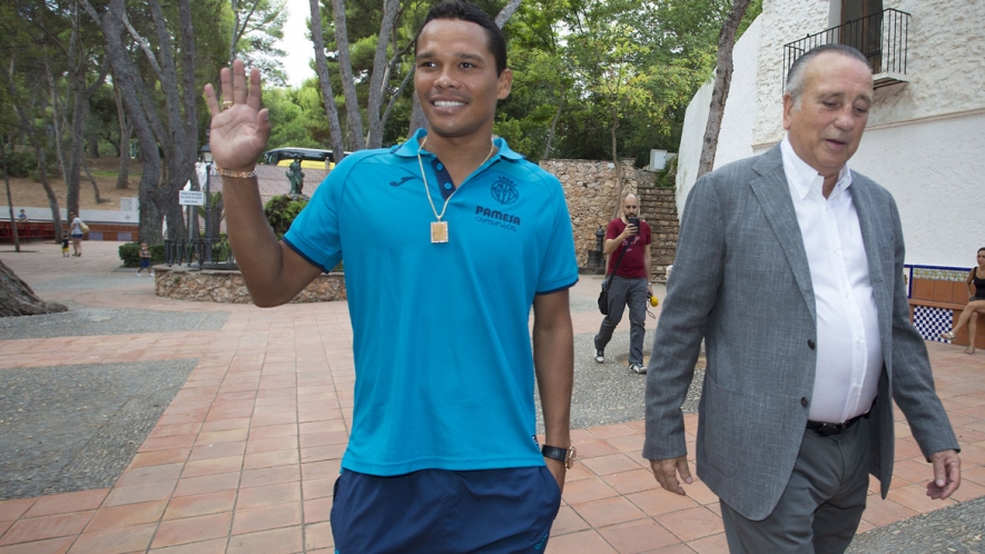 Bacca có mặt rất sớm tại đại bản doanh của Villarreal để kí kết hợp đồng mới.