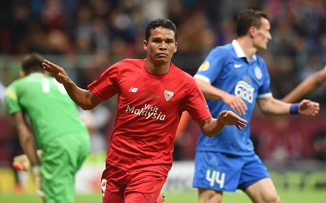 Trong quá khứ, tiền đạo này từng thi đấu tại La Liga trong màu áo Sevilla.