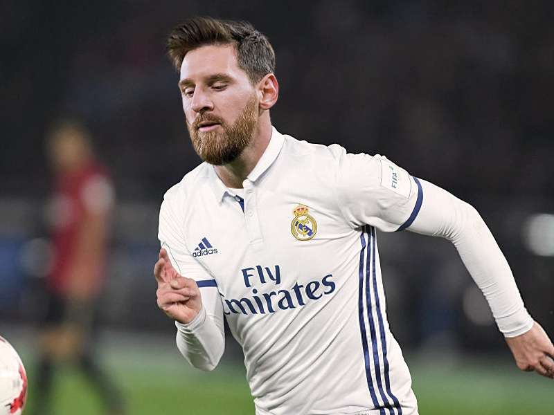 Messi từng suýt được Florentino Perez chiêu mộ.