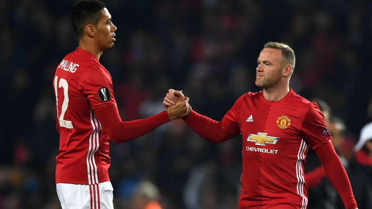 Smalling chọn Rooney cho suất tiền đạo cắm.