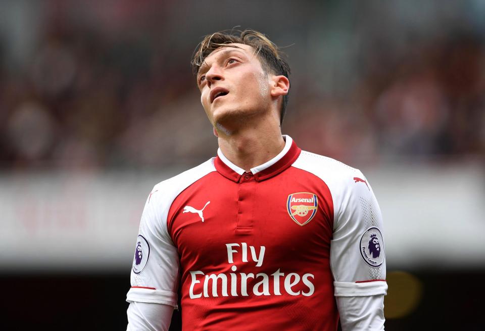 Ozil đòi lương quá cao.