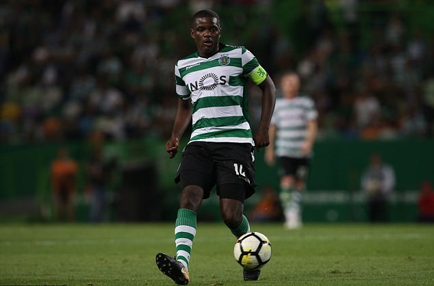 Everton tính hỏi mua Carvalho.