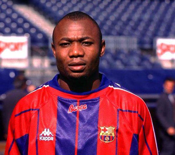 1. Emmanuel Amunike - Barca chiêu mộ cầu thủ này vào mùa giải 1996/97 với mức giá 3 triệu euro. Amunike thi đấu 26 trận cho CLB và chỉ ghi đúng 1 bàn thắng trong suốt 3 mùa giải.