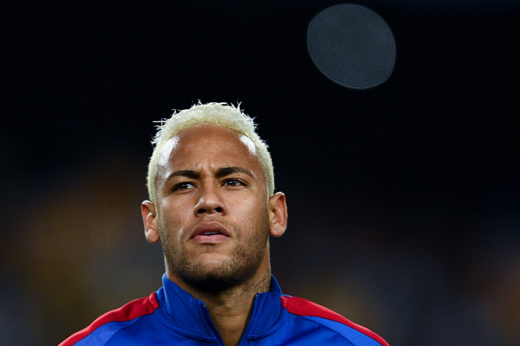 Mái tóc bạch kim khiến ngôi sao trẻ người Pháp liên tưởng đến đàn anh Neymar...
