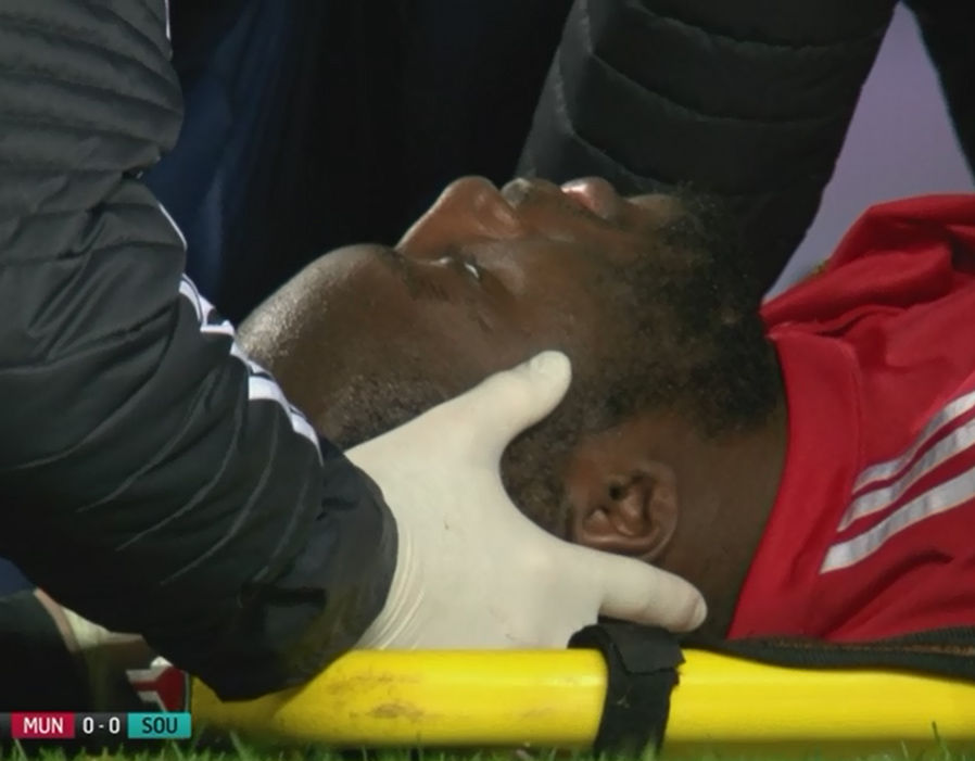 Cận cảnh pha va chạm của Lukaku - Bóng Đá