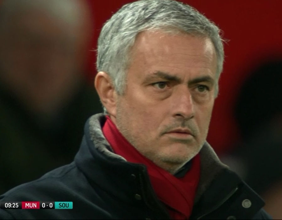 Cận cảnh pha va chạm của Lukaku - Bóng Đá