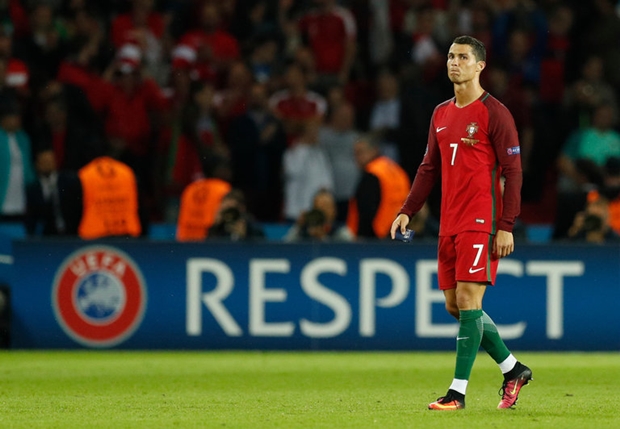 Cristiano Ronaldo chưa có nổi một bàn thắng ở VCK EURO 2016. Ảnh: Internet.