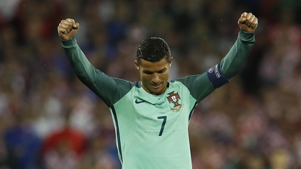 Ảnh bài viết Tuyển Bồ Đào Nha tìm cách "cởi trói" cho Cristiano Ronaldo