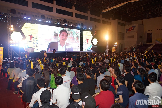 Người hâm mộ xem lại một số nhận định của các khách mời trước giờ diễn ra sự kiện chính.