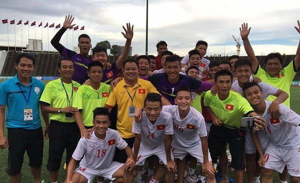 Ảnh bài viết U16 Việt Nam thăng hoa, VFF tính tăng cường thầy ngoại