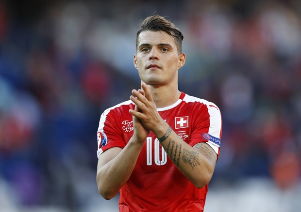 Arsenal đang rất kỳ vọng vào Granit Xhaka sau màn trình diễn xuất sắc tại EURO 2016. Ảnh: Internet.