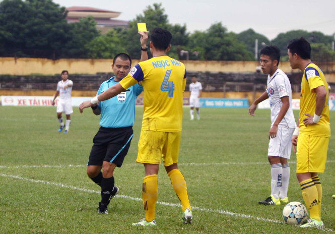 Ảnh bài viết Điểm lại những “cú phốt” của trọng tài FIFA Phùng Đình Dũng