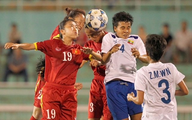 Đội tuyển bóng đá nữ Việt Nam đã vượt qua chủ nhà Myanmar trong trận bán kết AFF Cup 2016 tối 2.8. Ảnh: I.T.