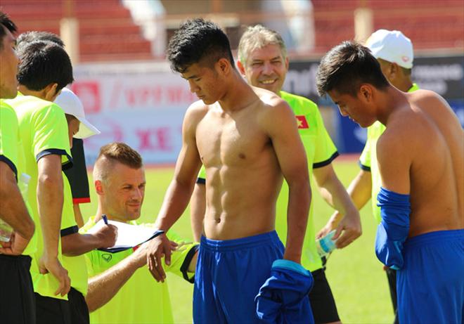 Ảnh bài viết 3 cầu thủ đội tuyển U19 Việt Nam gặp chấn thương