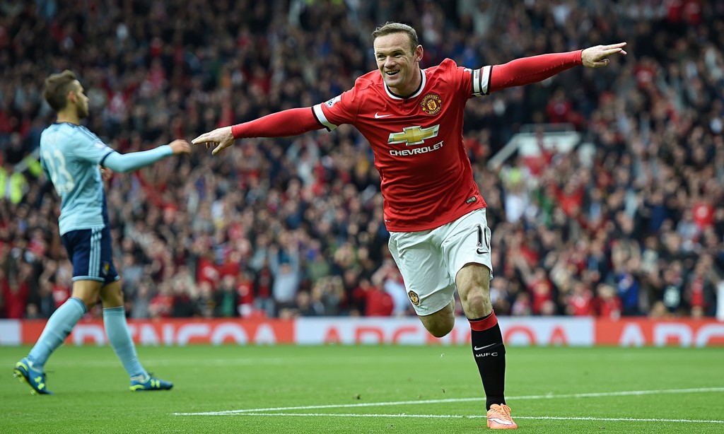 Wayne Rooney (từ Everton sang MU năm 2004, giá 26 triệu bảng): Cách đây vài hôm, Rooney vừa tham gia trận đấu tri ân 12 năm khoác áo MU. Trong màu áo đội bóng này, anh đã khẳng định vị thế của một tượng đài. Rooney giờ đang tiến sát kỷ lục 249 bàn của Sir Bobby Charlton. Ảnh: Internet.