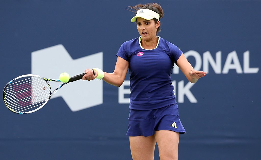 4. Sania Mirza (Quần vợt, tổng số người theo dõi trên mạng xã hội: 15,5 triệu - Facebook: 11,5 triệu, Twitter: 4 triệu): Sania Mirza là một nữ vận động viên quần vợt Ấn Độ. Cô bắt đầu chơi quần vợt từ năm lên 6 dưới sự dẫn dắt của cha đẻ và thành vận động viên chuyên nghiệp từ năm 2003. Không chỉ là một tay vợt tài năng, Sania còn thu hút lượng fan đông đảo nhờ vẻ ngoài xinh đẹp. Ảnh: Internet.