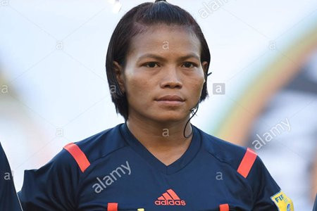 Ảnh bài viết Nữ trọng tài bắt chung kết AFF Cup nữ 2016 sẽ sang Việt Nam