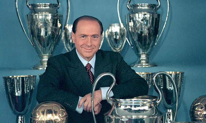 Triều đại của Silvio Berlusconi ở AC Milan chính thức kết thúc. Ảnh: Internet.