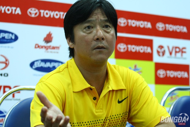 Ảnh bài viết Huỳnh Đức: “Tôi không hiểu trọng tài đang làm cái gì”