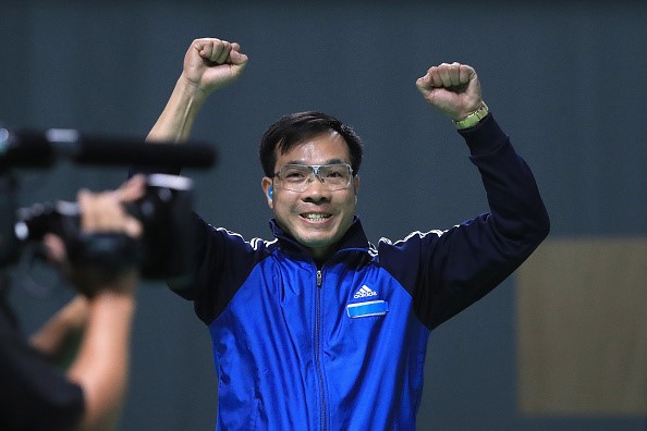 Hoàng Xuân Vinh thể hiện niềm vui sau chiến thắng lịch sử tại Olympic Rio 2016. Ảnh: Internet.