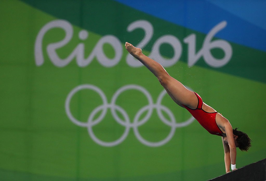 Tinh thần thi đấu tự tin giúp VĐV 15 tuổi này đạt điểm số ổn định trong các lần này của mình. Những động tác kỹ thuật giúp cô được ban giám khảo đánh giá rất cao. Ảnh: Internet.